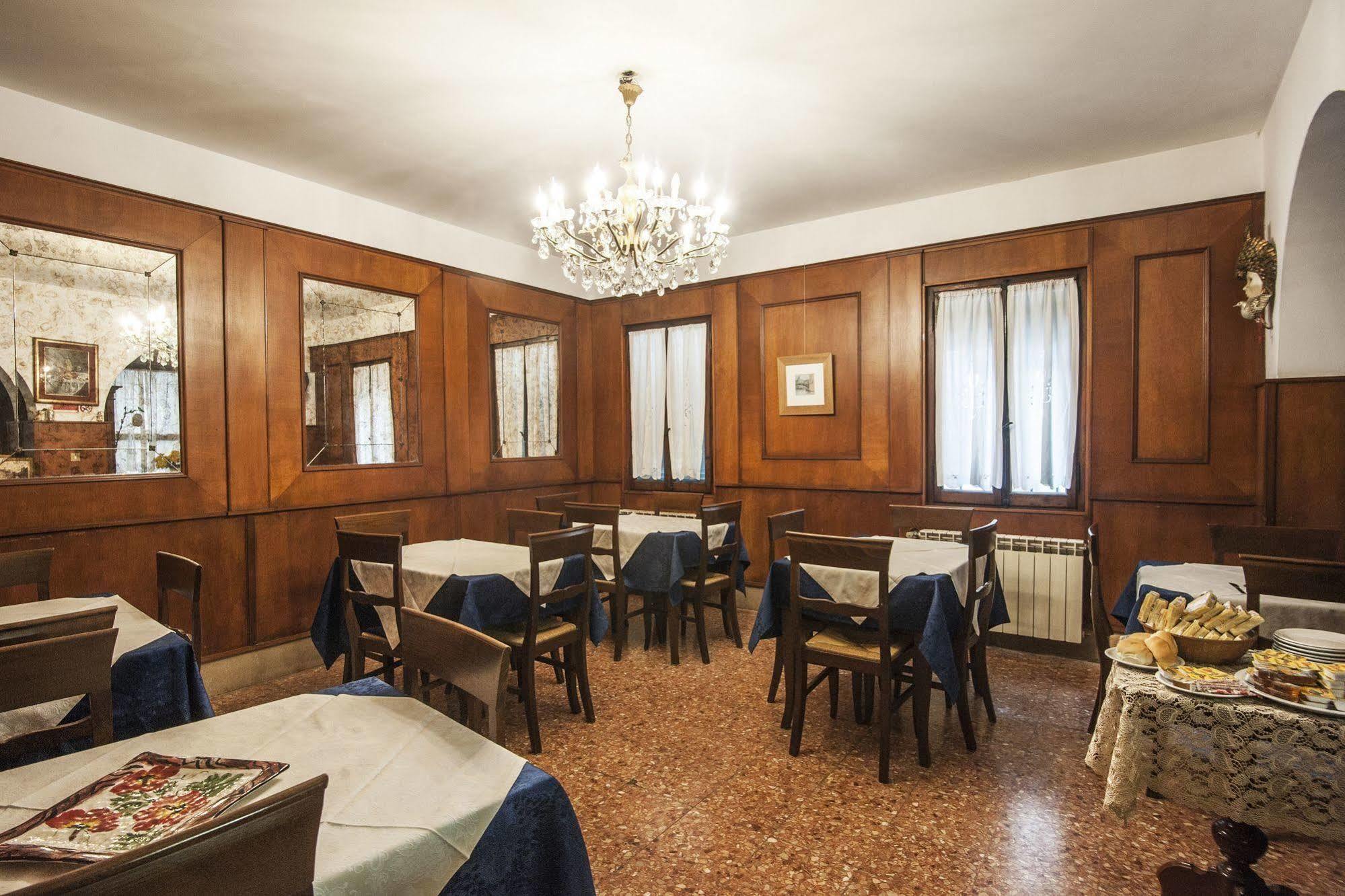 Hotel Locanda Ca' Foscari Venedig Exterior foto
